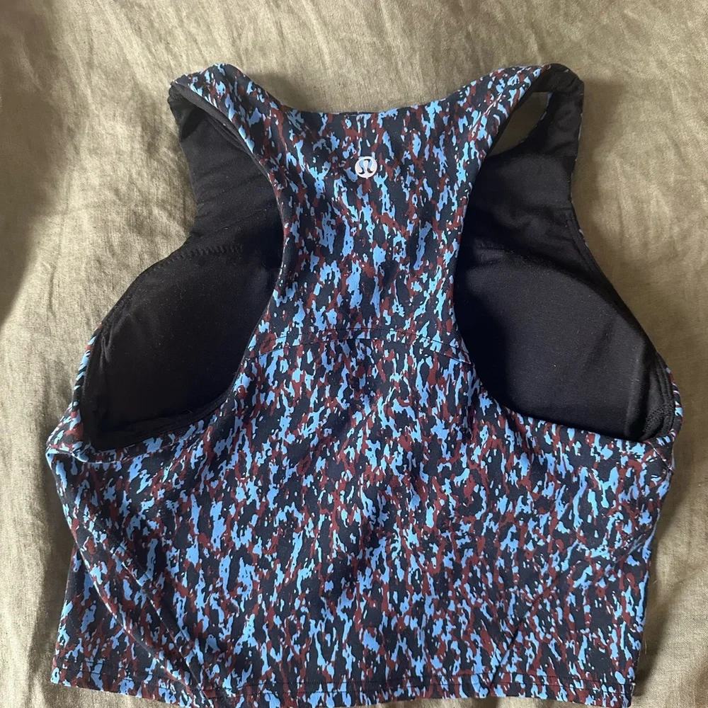 Lululemon High Neck Patterned Cropped Tank Top in Blue and Brown, Size 8